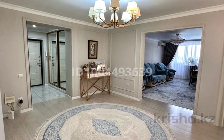 3-комнатная квартира · 90 м² · 5/10 этаж, мкр Жилгородок, Пр. Мира 5А — Жилгородок за 32 млн 〒 в Актобе — фото 2