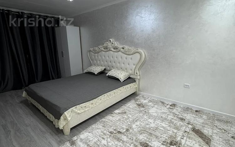 1-бөлмелі пәтер · 30 м² · 3/5 қабат, 8 мкр 14, бағасы: 10 000 ₸ в Шымкенте, Абайский р-н — фото 2