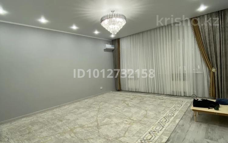 3-бөлмелі пәтер · 95.7 м² · 3/5 қабат, мкр. Алтын орда 356, бағасы: 350 000 ₸ в Актобе — фото 2