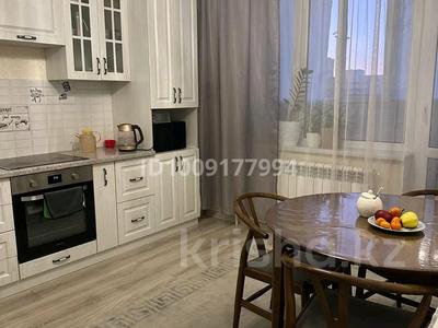 3-бөлмелі пәтер · 90 м² · 8/16 қабат, мкр Юго-Восток, Степной 3-й мкрн 3/4 — Напротив старой Корзины, бағасы: 38.5 млн 〒 в Караганде, Казыбек би р-н