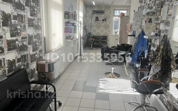 Магазины и бутики, салоны красоты, кабинеты и рабочие места · 30 м² за 35 000 ₸ в Кокшетау — фото 2
