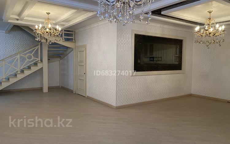 4-комнатная квартира, 220 м² помесячно, Кунаева 65 за 450 000 〒 в Шымкенте, Аль-Фарабийский р-н — фото 2