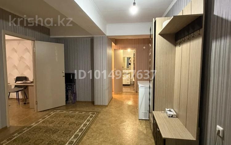 2-комнатная квартира · 77 м² · 9/9 этаж, Есенберлина 6/2 за 26 млн ₸ в Усть-Каменогорске, Ульбинский — фото 2