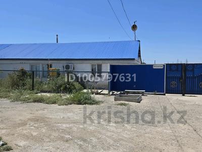 Отдельный дом · 4 комнаты · 90 м², Шаган 37 1 за 200 000 〒 в Атырау, мкр Химпоселок