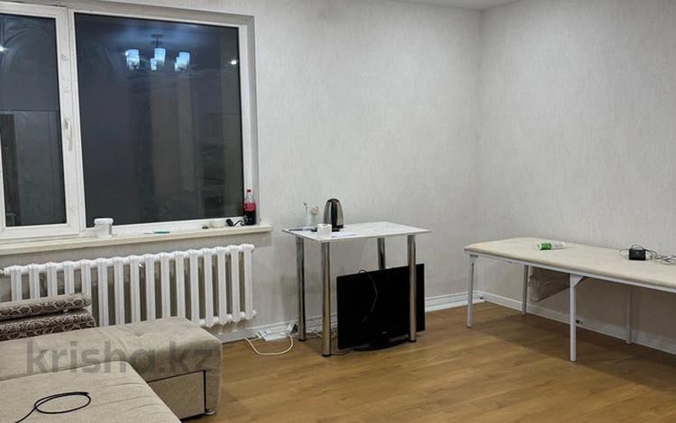 2-комнатная квартира · 50 м² · 6/12 этаж, Сауран 3/1 за 270 000 ₸ в Астане, Есильский р-н — фото 2