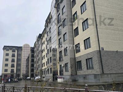 2-комнатная квартира · 74.8 м² · 6/6 этаж, Турасова 1/12 за 32 млн 〒 в Шымкенте, Аль-Фарабийский р-н