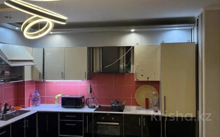 2-бөлмелі пәтер · 70 м² · 11/18 қабат, Брусиловского, бағасы: 38 млн ₸ в Алматы, Алмалинский р-н — фото 8