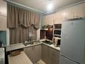 3-комнатная квартира · 50 м² · 2/5 этаж, Майкудук, 15й микрорайон 20 за 150 000 ₸ в Караганде, Алихана Бокейханова р-н — фото 2