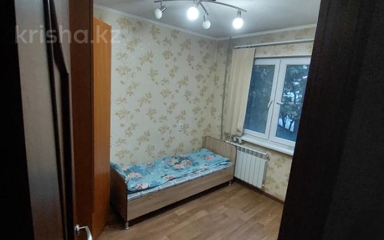 3-комнатная квартира, 56 м², 3/5 этаж помесячно, мкр Восток 18