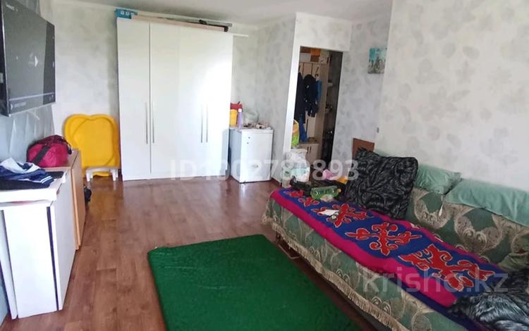 3-комнатная квартира · 56 м² · 5/5 этаж, Майкудук, Майкудук, Бирюзова 13 — Бирюзова- Магнитогорская за 13 млн ₸ в Караганде, Алихана Бокейханова р-н — фото 2