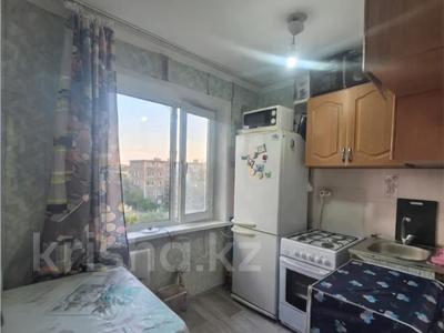 1-бөлмелі пәтер · 30.3 м² · 4/5 қабат, 14-шағынаудан, бағасы: 6.5 млн ₸ в Караганде, Алихана Бокейханова р-н
