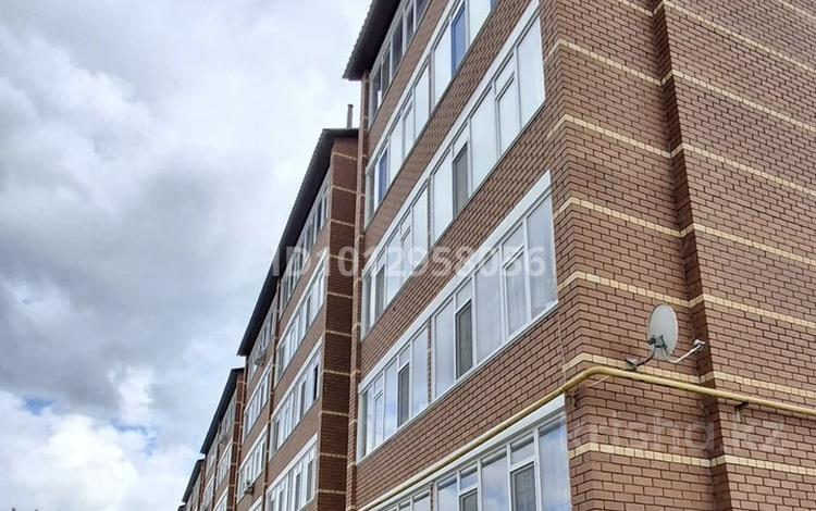 2-бөлмелі пәтер · 81.4 м² · 1/5 қабат, Губарова 31 — пересекает улица Гарифоллы Курмангалиева, бағасы: 24 млн ₸ в Уральске — фото 2