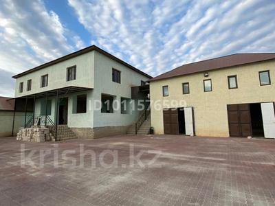 Жеке үй · 8 бөлме · 600 м² · 600 жүзд., Тумышев 190/2 — Жолдың бойы асфальт, бағасы: 35 млн ₸ в Саина Шапагатовой