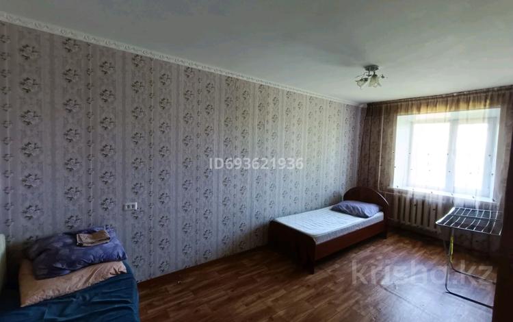 2-комнатная квартира, 44.5 м², 4/5 этаж, Ауезова 21 за 12 млн 〒 в Аксу — фото 2