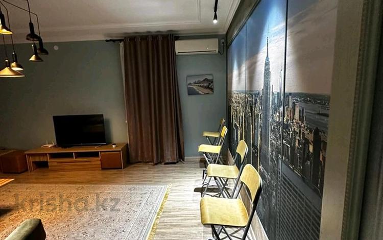 2-комнатная квартира, 78 м², 10/17 этаж, Кунаева 91 — Рыскулова за 38 млн 〒 в Шымкенте — фото 2
