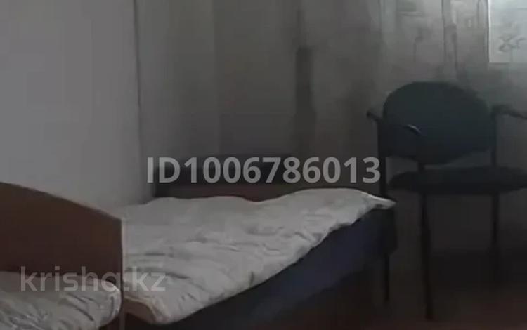 1 бөлме · 12 м² · 2 қабат, Космическая 4.1, бағасы: 145 000 ₸ в Усть-Каменогорске — фото 2