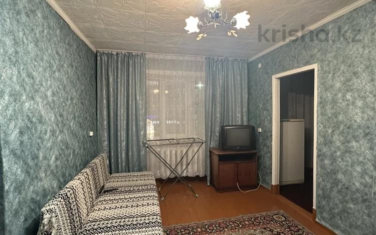 2-комнатная квартира, 42 м², 2/5 этаж, букетова 44 — магазин Спутник за 13.5 млн 〒 в Петропавловске — фото 2