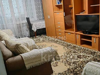 2-комнатная квартира, 50 м², 3/5 этаж посуточно, Казахстанская 106 — Школа Абая за 10 000 〒 в Талдыкоргане