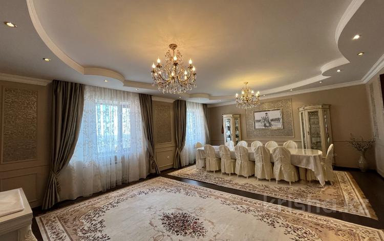 6-комнатная квартира · 255 м² · 10/11 этаж, мкр Новый Город, Лободы 25/3 за 105 млн ₸ в Караганде, Казыбек би р-н — фото 2