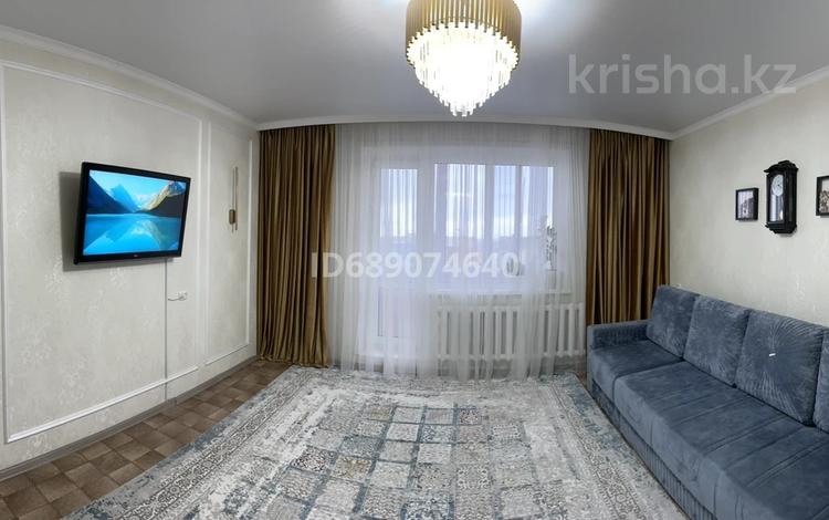 2-комнатная квартира · 54 м² · 10/10 этаж, Мкр. Гульдер-1 3 за 26 млн ₸ в Караганде, Казыбек би р-н — фото 2