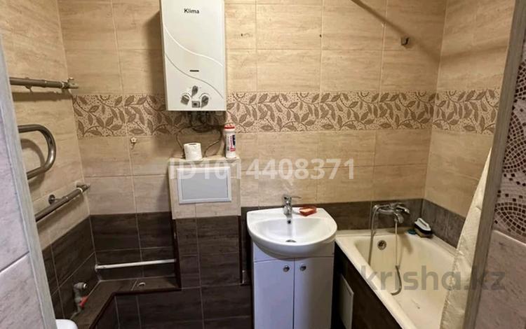 2-комнатная квартира · 50 м² · 2/2 этаж, Рахимова 60 — Клиника доктора Кученева за 150 000 ₸ в Таразе — фото 2