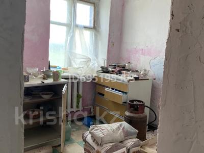 2-бөлмелі пәтер · 43 м² · 1/2 қабат, Ауэзова 15а — Рядом больница ,зеленый магазин,церковь, бағасы: 3 млн ₸ в Есиль