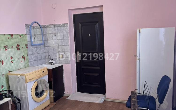 Үйдің бір бөлігі · 2 бөлме · 20 м² · 2 сот., мкр Айгерим-2 35 — Алмерек абыз - Ынтымак, бағасы: 80 000 ₸ в Алматы, Алатауский р-н — фото 2