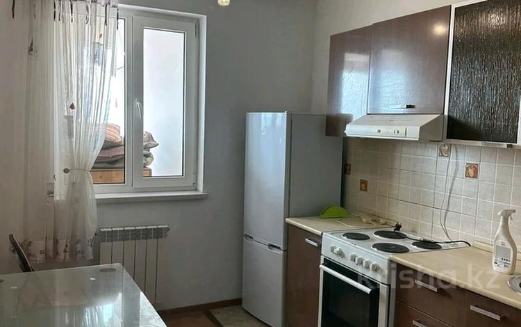 2-комнатная квартира, 65 м², 14/16 этаж помесячно, мкр №1, 1-й микрорайон 26а — Фемили парк