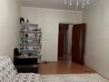 2-бөлмелі пәтер · 60 м² · 8/9 қабат, мкр. Зачаганск пгт, Монкеулы 85/2 — Супермаркет Алтындар, бағасы: 20 млн ₸ в Уральске — фото 2