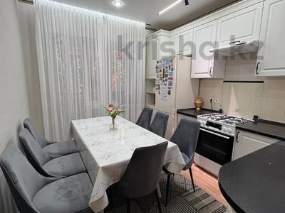 3-бөлмелі пәтер · 70 м² · 3/6 қабат, Алтын орда ш/а., бағасы: 28 млн ₸ в Актобе, мкр. Алтын орда