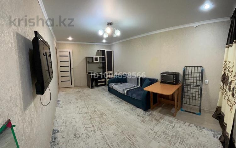 2-комнатная квартира · 44 м² · 5/5 этаж, мкр Юго-Восток 29 за 250 000 ₸ в Караганде, Казыбек би р-н — фото 2