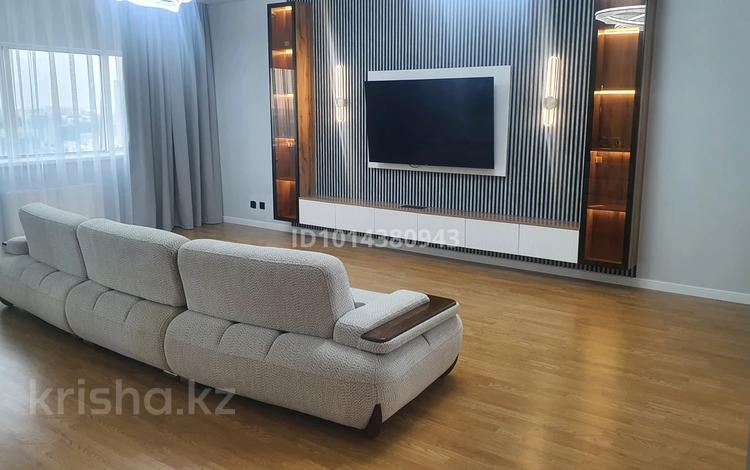 3-комнатная квартира · 135 м² · 18/98 этаж, мкр Комсомольский достык 5 за 480 000 ₸ в Астане, Есильский р-н — фото 2