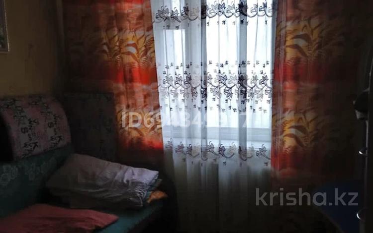 3-комнатная квартира · 60 м² · 3/5 этаж, Молдагуловой 26 — Остановка Петровского за 17.5 млн 〒 в Уральске — фото 2