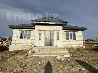 Отдельный дом · 4 комнаты · 120 м² · 10 сот., Республика 1022 — 22 квартал за 28 млн 〒 в Хромтау
