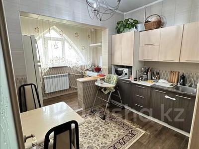 2-комнатная квартира · 54 м² · 8/9 этаж, мкр Аксай-2 76 за 36 млн 〒 в Алматы, Ауэзовский р-н