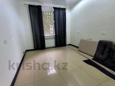 Свободное назначение, офисы, магазины и бутики, салоны красоты, медцентры и аптеки, образование, кабинеты и рабочие места · 60 м² за 500 000 〒 в Караганде, Казыбек би р-н