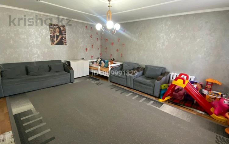 Отдельный дом · 2 комнаты · 120 м² · 7 сот., Косманавтов 26а за 19 млн ₸ в Караганде, Казыбек би р-н — фото 2