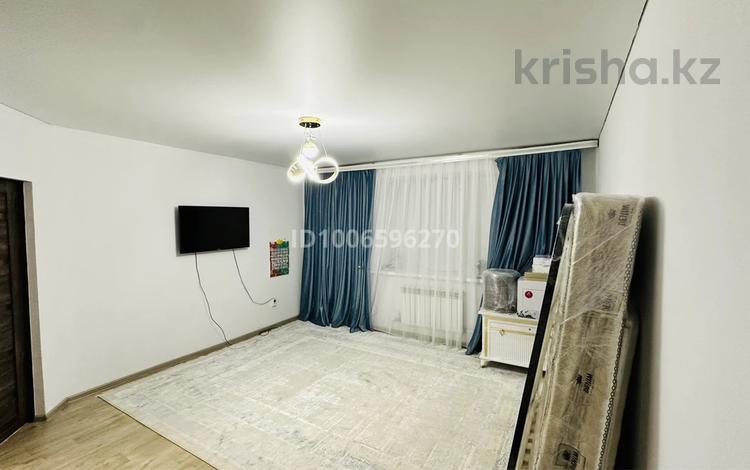1-комнатная квартира · 45.1 м² · 3/3 этаж, Жилой Массив Каргалы,1 микрорайон 62 К — Дом находится возле школы 78, рядом есть Анвар,торговые центры. за 12 млн ₸ в Актобе — фото 2