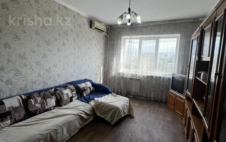 1-комнатная квартира · 40 м², мкр Аксай-3, Мкр Аксай-2 39 за 200 000 ₸ в Алматы, Ауэзовский р-н — фото 2