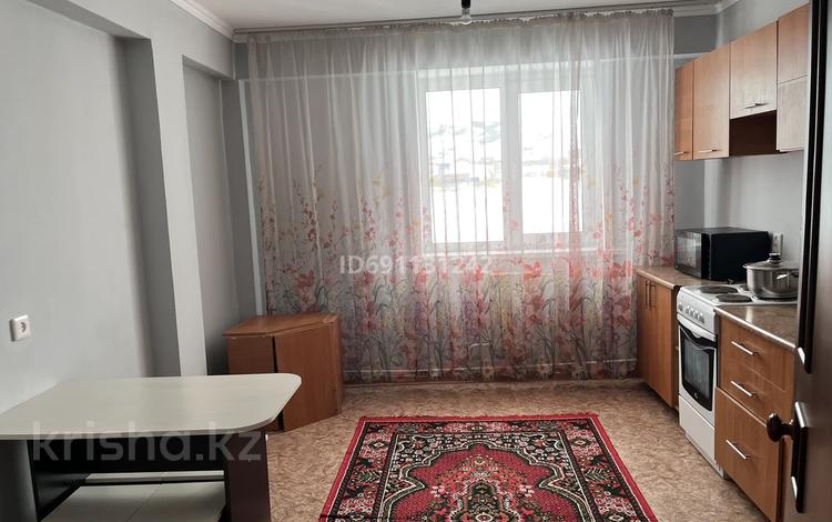 1-комнатная квартира, 48 м², 2 этаж посуточно, Аль-фараби 6 за 7 000 〒 в Усть-Каменогорске — фото 2