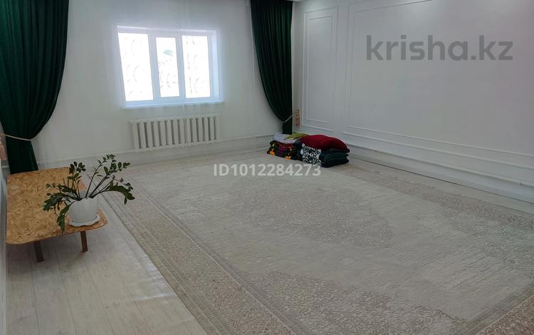 Отдельный дом · 4 комнаты · 185 м² · 10 сот., жилой массив Бауырластар, Бауырластар 175 за 30 млн ₸ в Актобе — фото 2