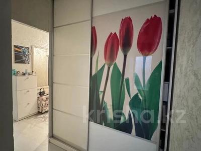 2-комнатная квартира · 60 м² · 4/9 этаж, мкр Аксай-4 за 38.5 млн ₸ в Алматы, Ауэзовский р-н