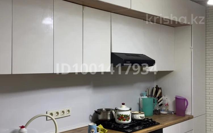 3-бөлмелі пәтер · 80 м² · 5/10 қабат, Набережная 84 — Кунаева-набережная, бағасы: 25 млн ₸ в Актобе, мкр. Курмыш — фото 2