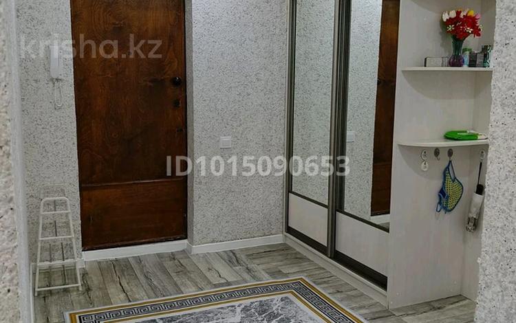 2-бөлмелі пәтер · 55.4 м² · 3/5 қабат, Қонаев ш/а. 23, бағасы: 23 млн ₸ в Уральске, мкр Кунаева — фото 2
