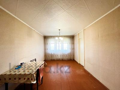 3-комнатная квартира, 56 м², 5/5 этаж, абая за 8.5 млн 〒 в Темиртау