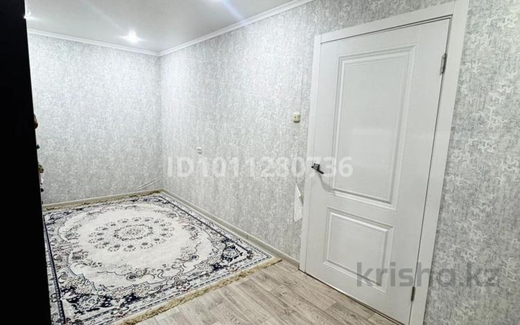 2-бөлмелі пәтер · 45.3 м² · 5/5 қабат, Аманжолов 139 57 — Юбиляр, бағасы: 14 млн ₸ в Уральске — фото 2