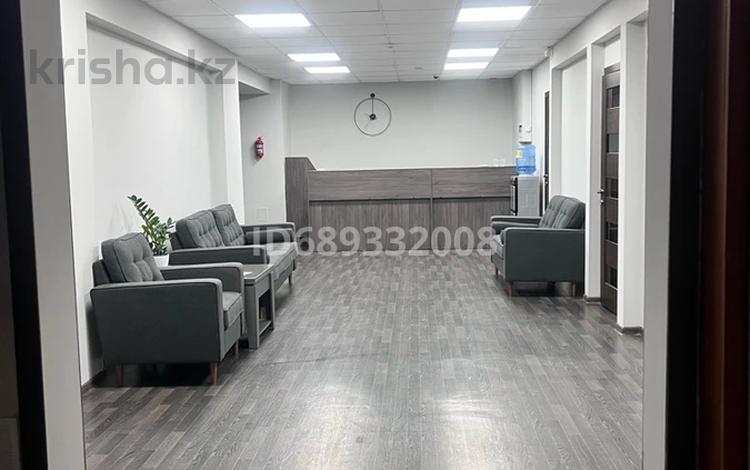 Кабинеты и рабочие места · 28 м² за 140 000 ₸ в Усть-Каменогорске, Ульбинский — фото 2