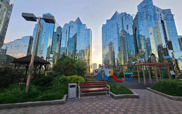 2-комнатная квартира · 100 м² · 19/30 этаж, Аль-Фараби 7 за 40 000 ₸ в Алматы — фото 10