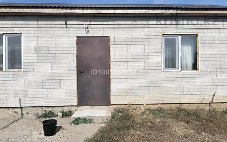 1-бөлмелі пәтер · 50 м² · 1/1 қабат, Зачаганск пгт ш/а. — Алпамыс, бағасы: 85 000 ₸ в Уральске, мкр. Зачаганск пгт — фото 2