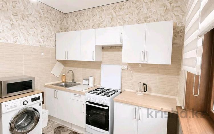 1-комнатная квартира · 41 м² · 9/9 этаж, Толеби 210 — Толеби розыбакиева за 250 000 ₸ в Алматы, Алмалинский р-н — фото 11